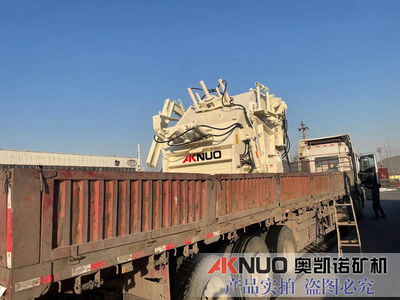 大型歐版反擊式破碎機(jī)廠家發(fā)貨現(xiàn)場(chǎng)